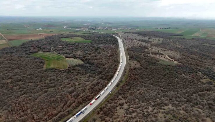 Edirne’de Sınır Kapısında Tır Kuyruğu Mağduriyeti